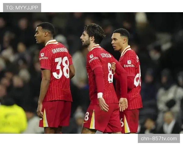 战术预览:曼联对阵利物浦,如何限制加克波的内切和迪亚斯的突破是课题。 战术预览:曼联对阵利物浦,如何限制加克波的内切和迪亚斯的突破是课题。