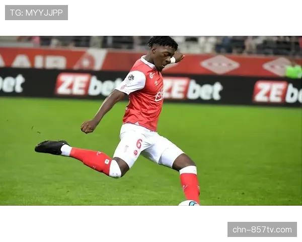 战术板:解析兰斯队如何通过针对性的中场绞杀,限制对手核心出球 战术板:解析兰斯队如何通过针对性的中场绞杀,限制对手核心出球